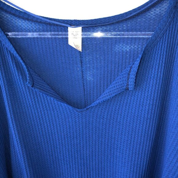 We The Free Cobalt Blue Waffle Split Neck Raw Hem Long Bell Sleeve Top Medium - Picture 4 of 11